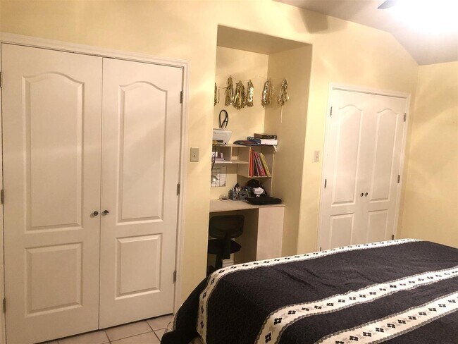 Building Photo - 9802 Cantera Ct