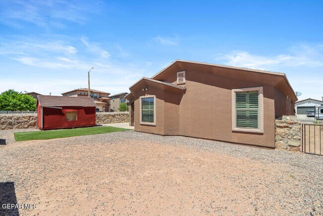 Building Photo - 7000 Long Meadow Dr