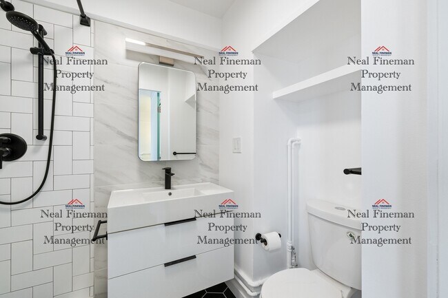 Building Photo - Furnished Studio, 1 Bath. Street parking. ...