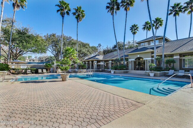 Building Photo - 11-11 Arbor Club Dr