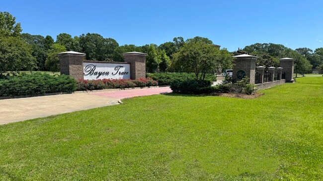 Building Photo - 210 Bayou Trace Drive