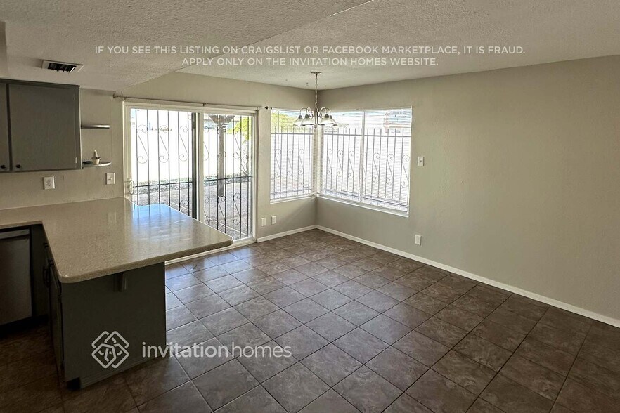 Building Photo - 3150 W Christy Dr