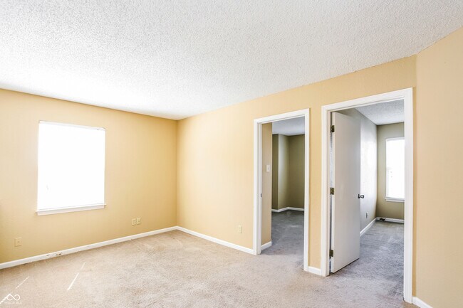 Building Photo - 6625 Kinnerton Dr