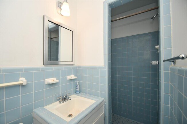 Building Photo - 5535 Berry Creek Dr