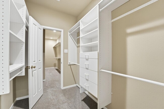 Building Photo - 56 Lakeridge Dr