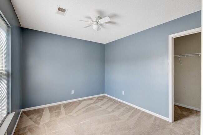 Building Photo - 222 Maypop Dr