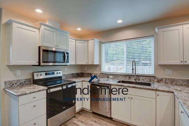 Building Photo - 3 Bed 3 Bath Home in Admirals Cove