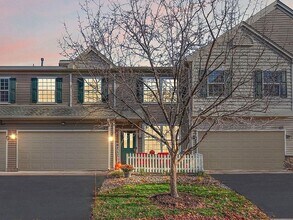 Building Photo - Coming Soon! 2 Bed | 2 Bath in The Lakes o...