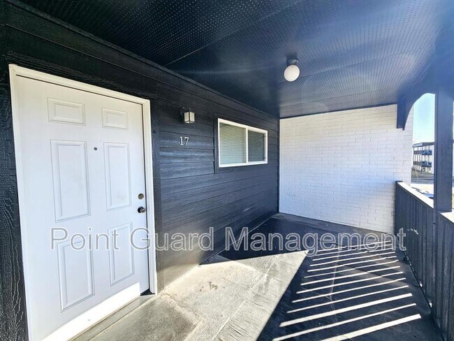 Building Photo - 1516 Oxford Pl