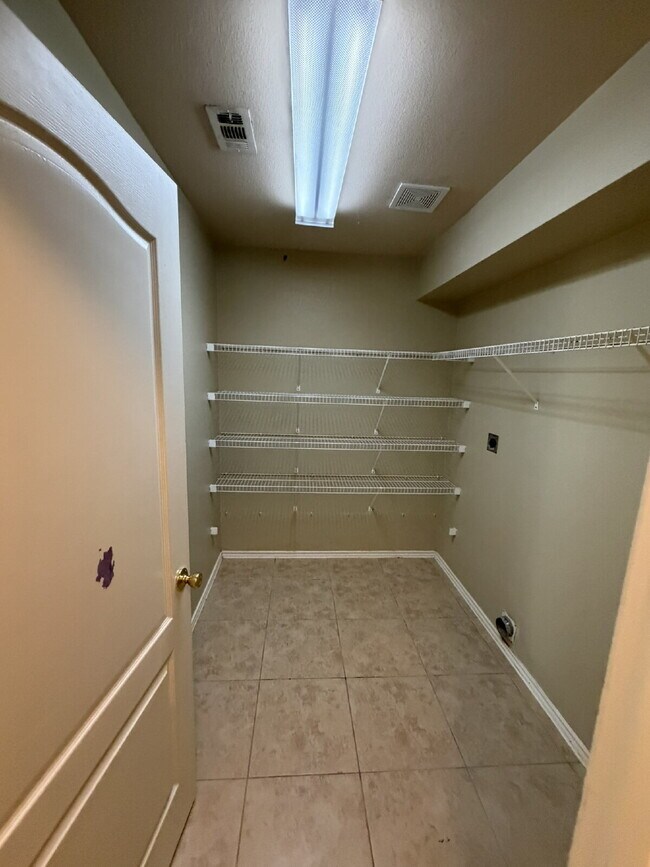 Building Photo - 9626 Anderson Way