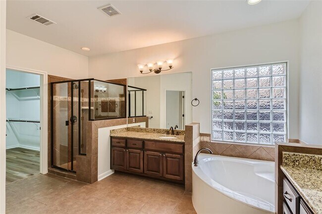 Building Photo - 12609 Calistoga Way