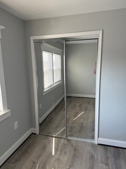 Building Photo - 3236 Lohrs Ln