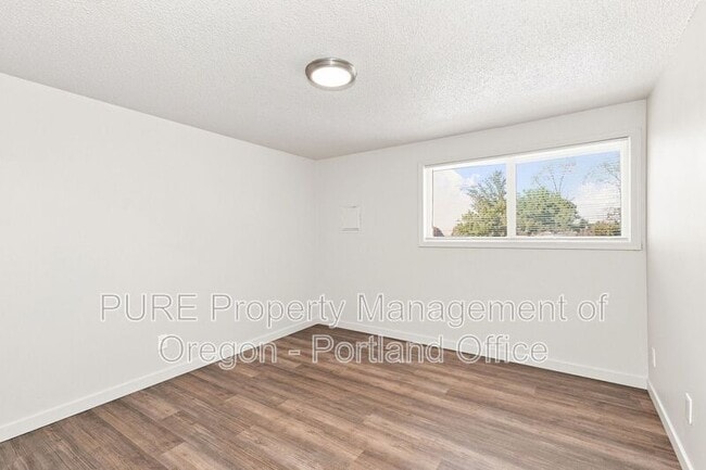 Building Photo - 18411 E Burnside St