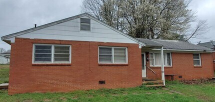 Building Photo - 2 Bedroom Duplex