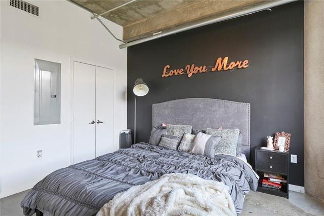 Building Photo - 1001 Belleview St