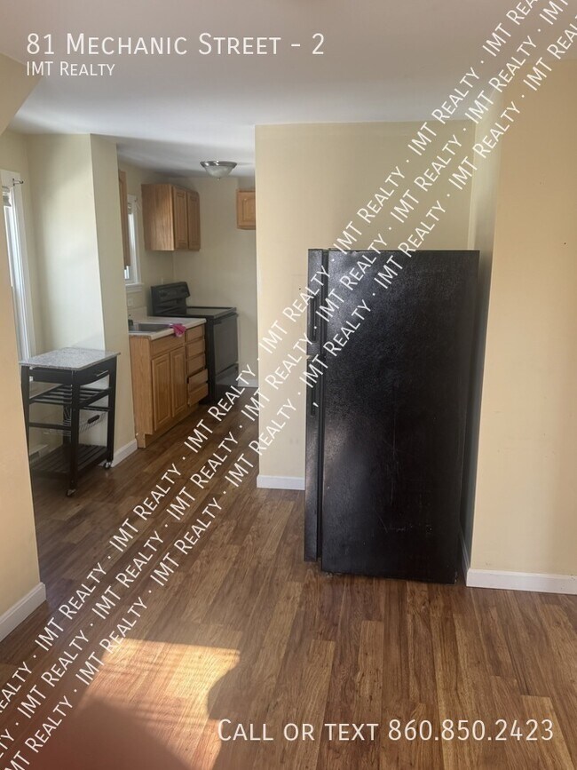 Building Photo - 81 Mechanic St