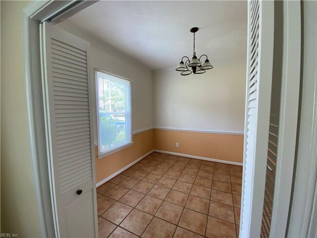 Building Photo - Lovely Ranch in Grassfield School District!