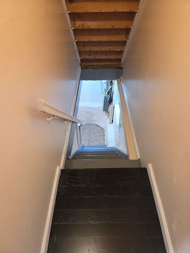 Building Photo - Under Renovation – Spacious Single-Family Home