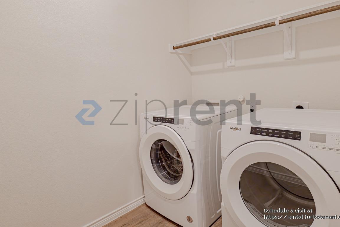 Building Photo - 2020 Saddle Wy