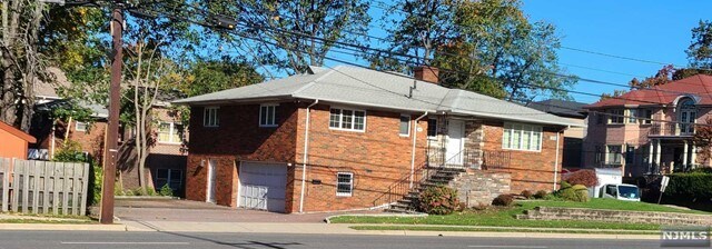 Primary Photo - 1275 Palisade Ave
