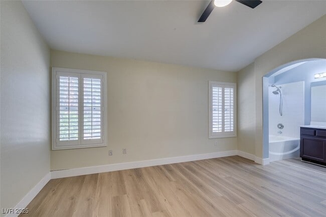 Building Photo - 9530 S Soloshine St
