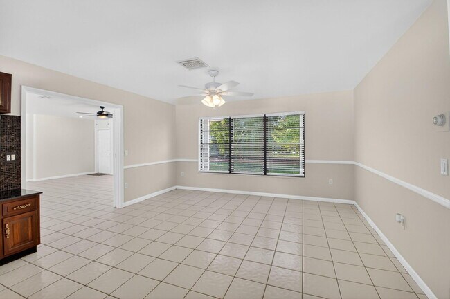 Building Photo - 10157 La Reina Rd