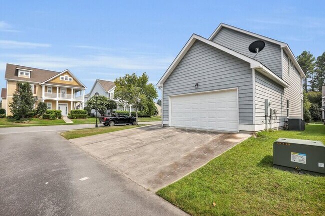 Building Photo - 3 Bedroom 3 Bathroom in Hinesville