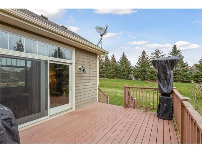 Building Photo - Woodbury, Stylish & Spacious Home Near Sho...
