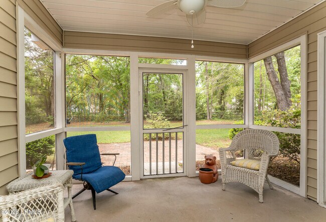 Building Photo - 18 Le Moyne Dr