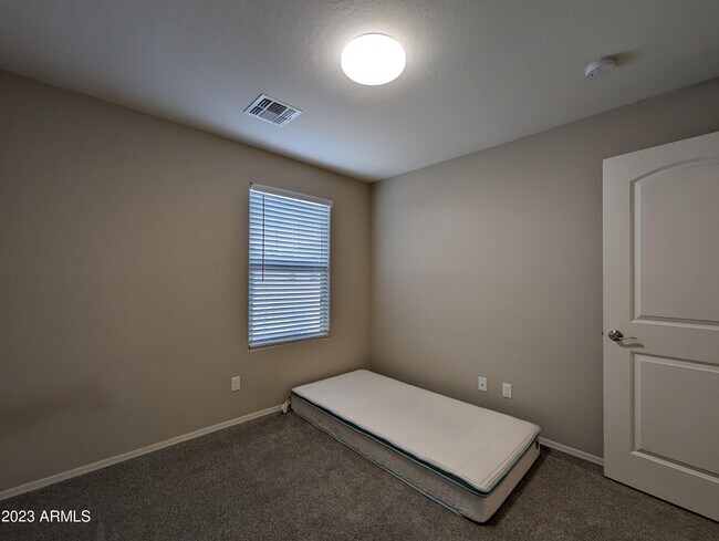 Building Photo - 1253 N 166th Ave