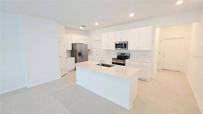 Building Photo - 724 Squire Ave