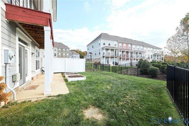 Building Photo - 11458 Hayloft Ln