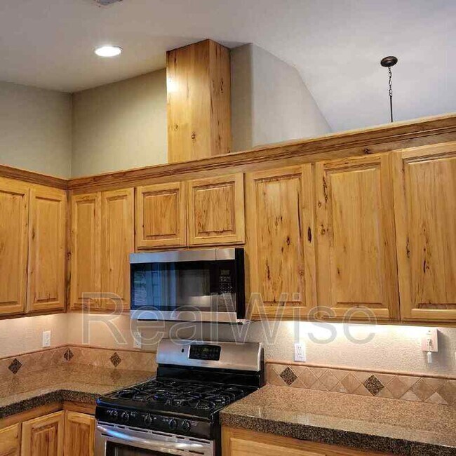 Building Photo - 373 Donet Ln