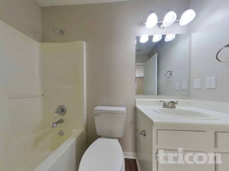 Building Photo - 177 Broadmoor Bend