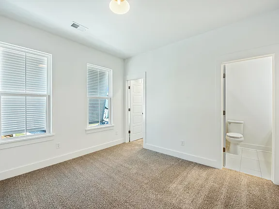 Building Photo - 507 Sound Dr