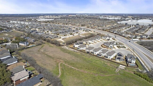 Building Photo - 15802 Celosia St