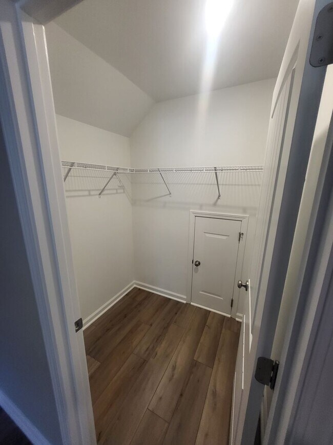 Building Photo - Beautiful New Build 3 Bedroom Home