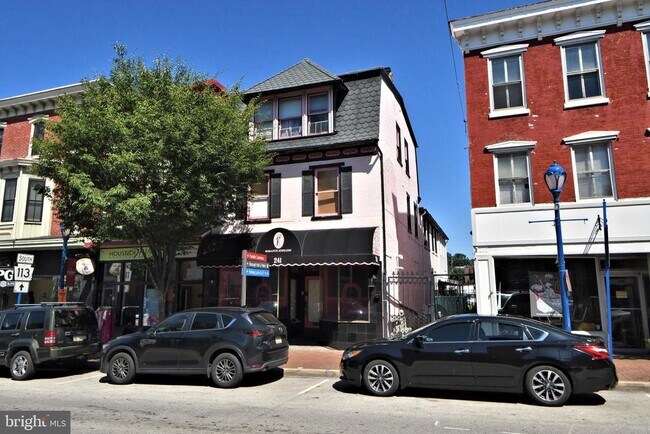 Building Photo - 241 Bridge St