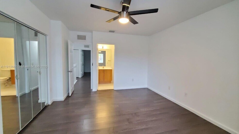 Building Photo - 8222 SW 27th St