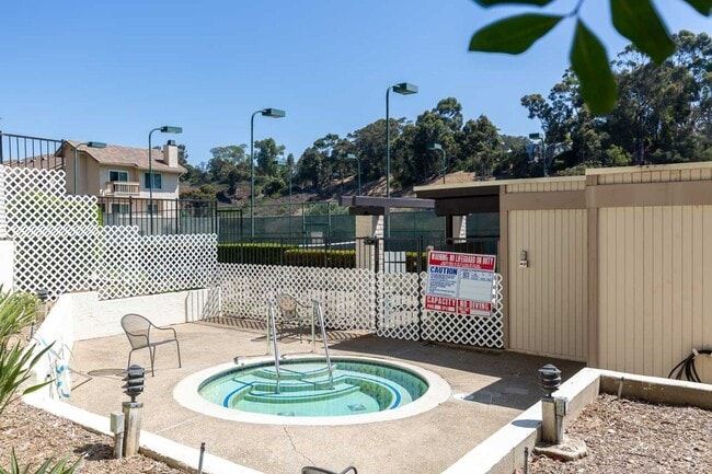 Building Photo - Upgraded 1 Bed 1 Bath 2 Story Townhome in ...
