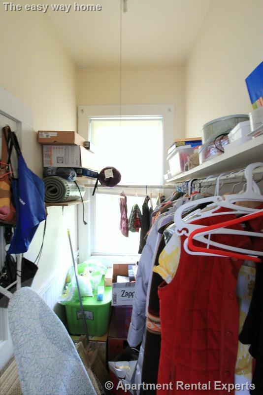 Building Photo - 8 A Forest St