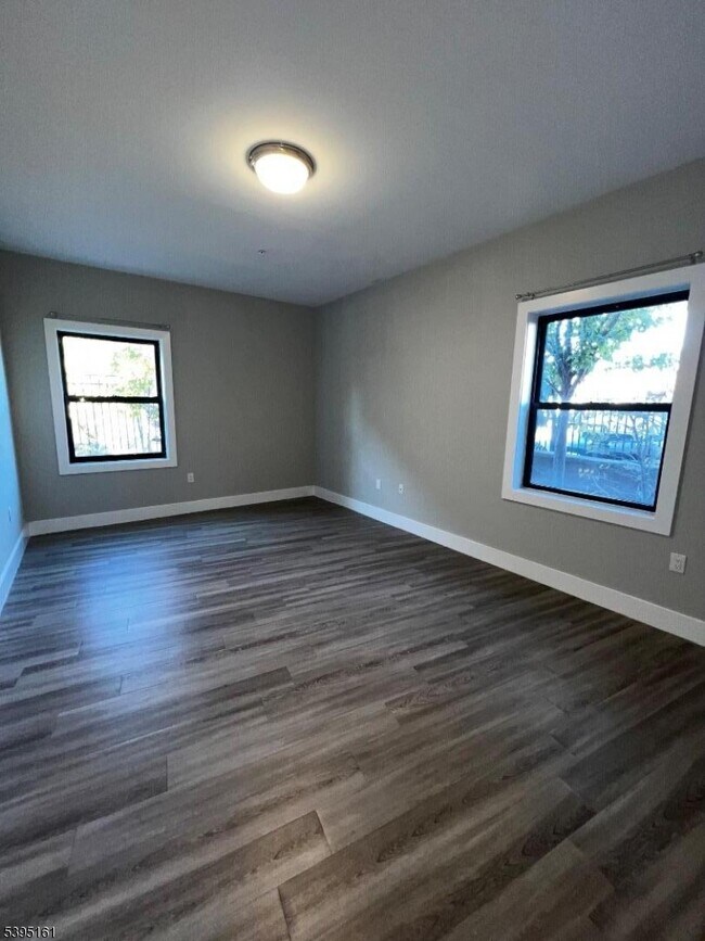 Building Photo - 22 Center St