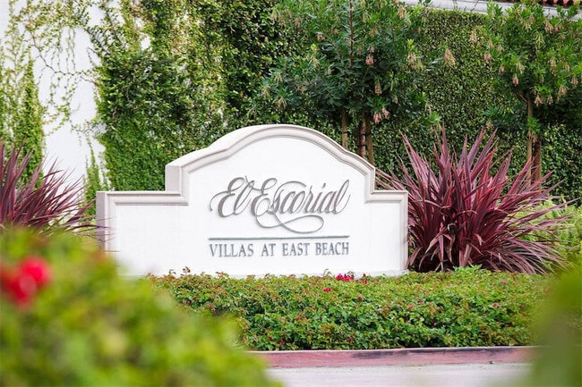 Building Photo - Total Quality Living! This private and qua...