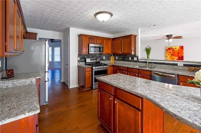 Building Photo - 3998 Oak Crossing Dr NE