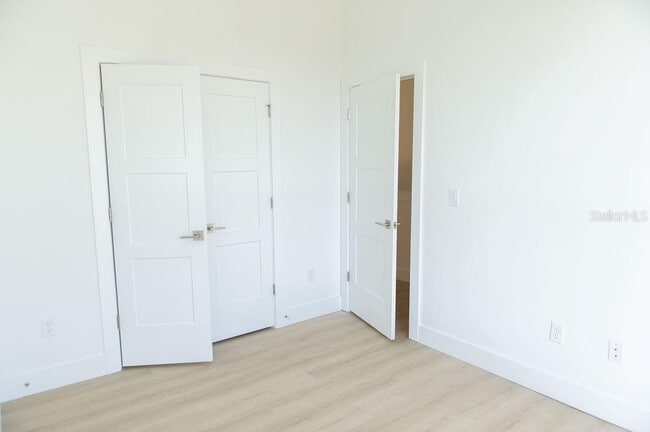 Building Photo - 3826 Pompano Dr SE