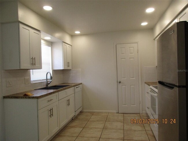 Building Photo - 833 Florida Pkwy