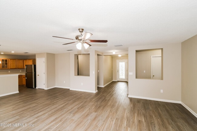 Building Photo - 11533 Brian Lakes Dr N