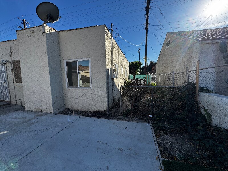 Building Photo - 788 W 13th St