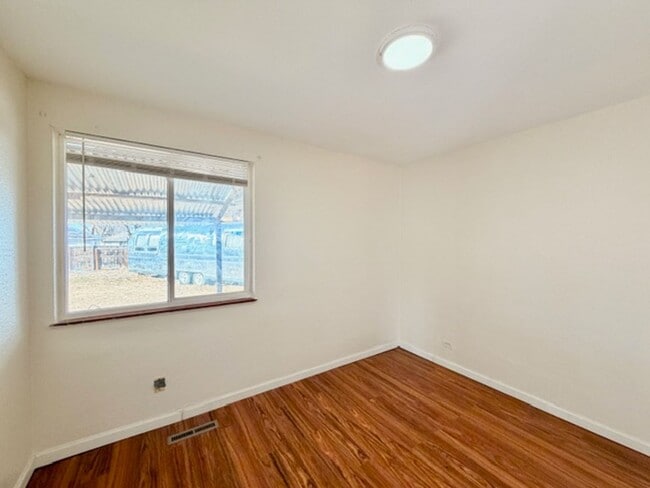 Building Photo - Del Mar Brick Ranch