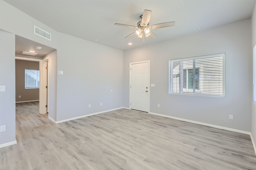 Building Photo - 7010 N 80th Ave